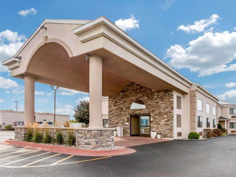 Comfort Inn Ludington Near Us-10 Eksteriør billede