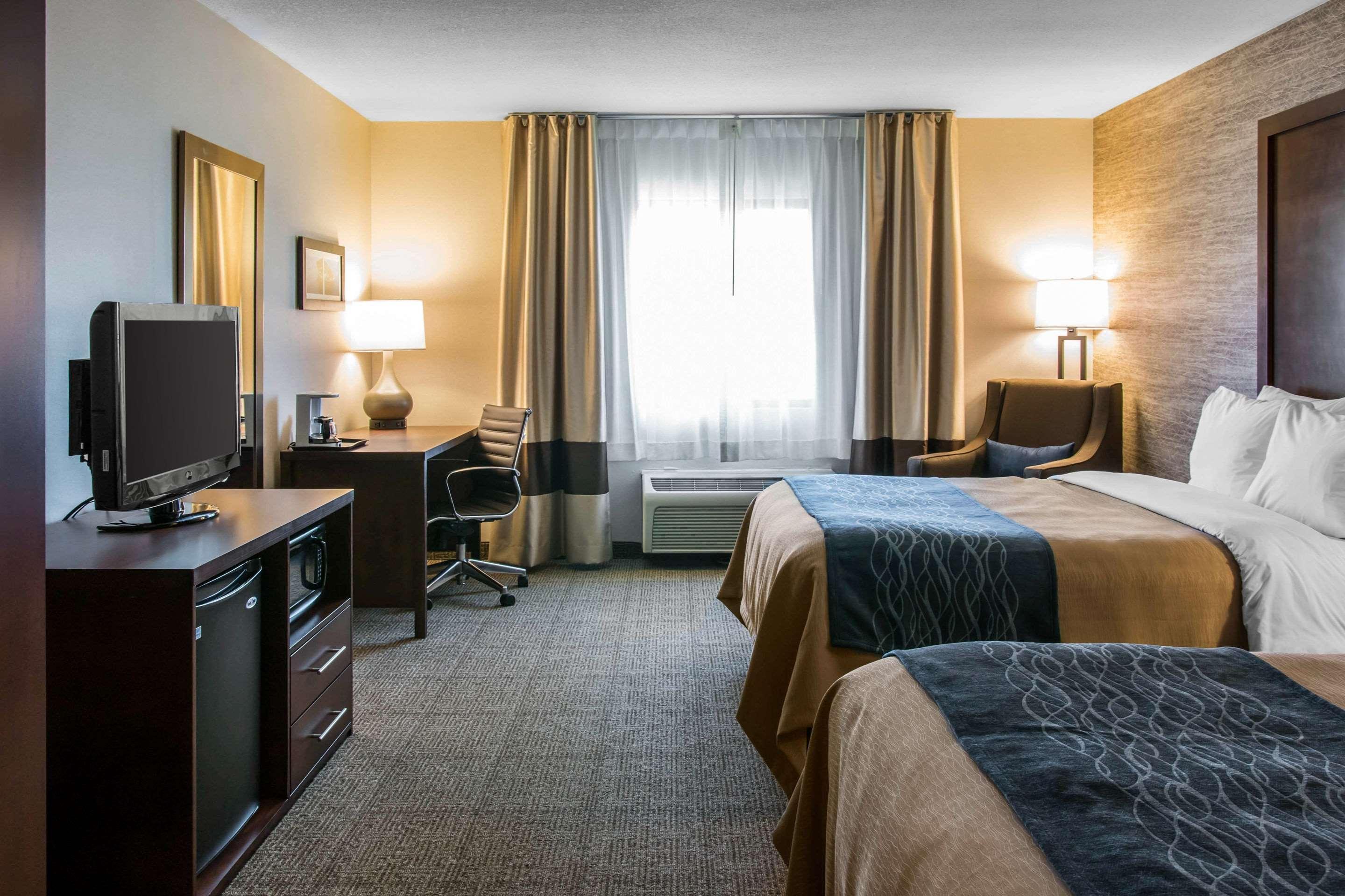 Comfort Inn Ludington Near Us-10 Eksteriør billede