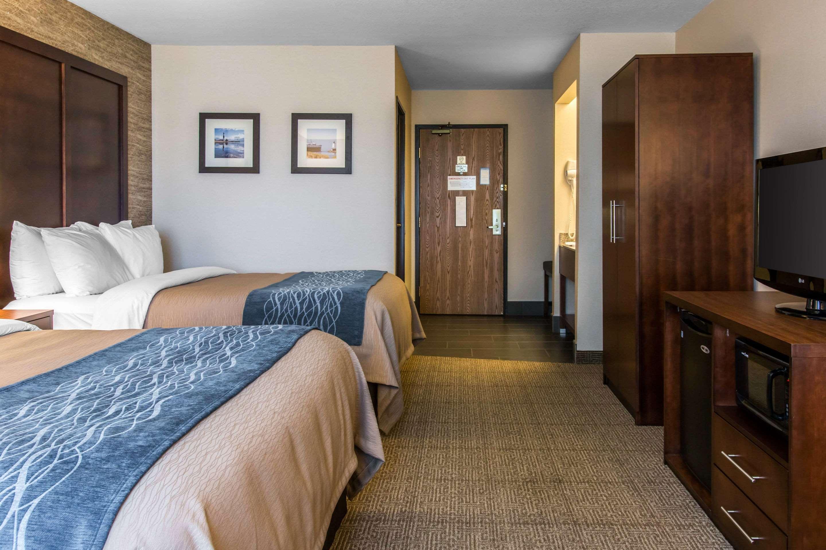 Comfort Inn Ludington Near Us-10 Eksteriør billede