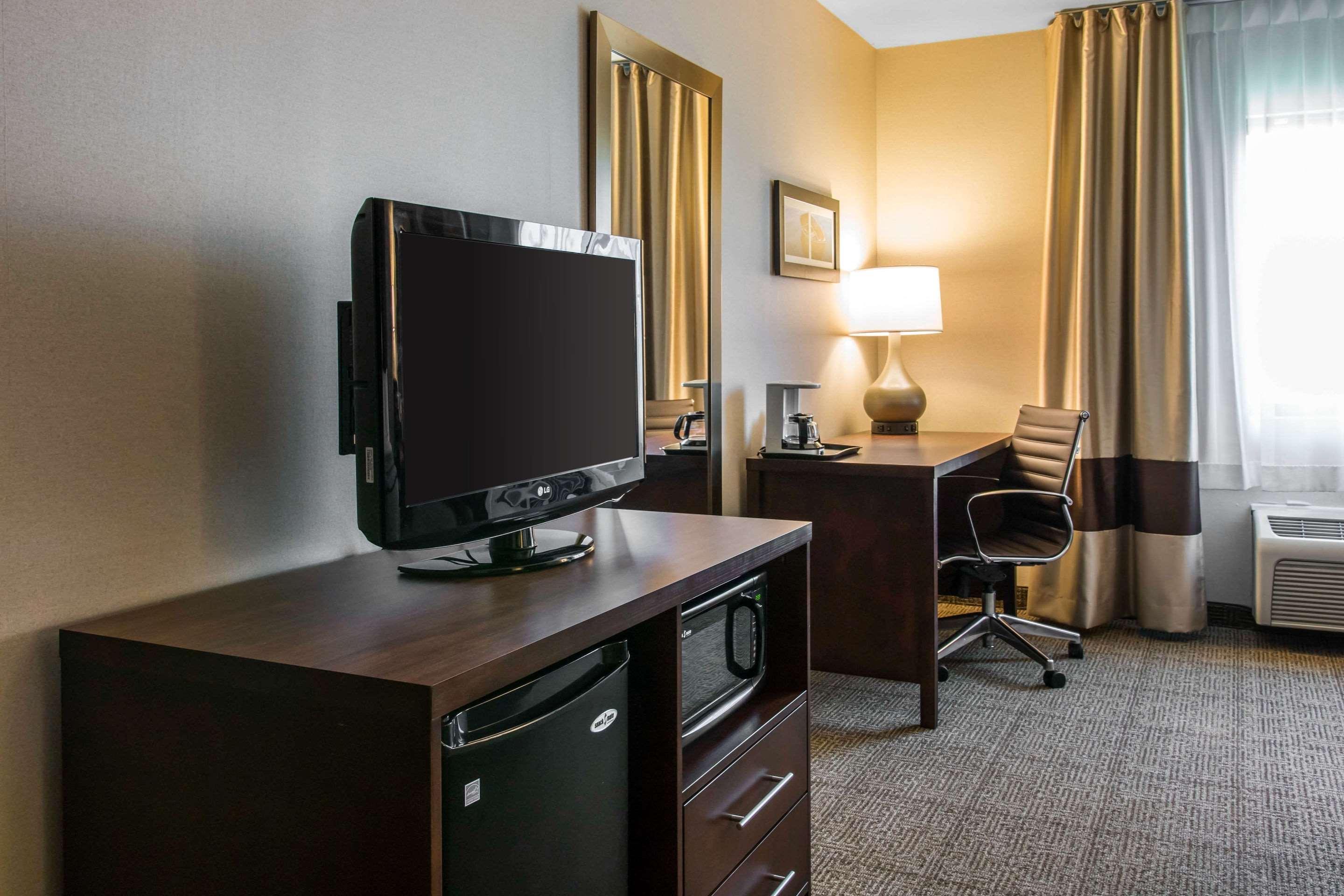 Comfort Inn Ludington Near Us-10 Eksteriør billede