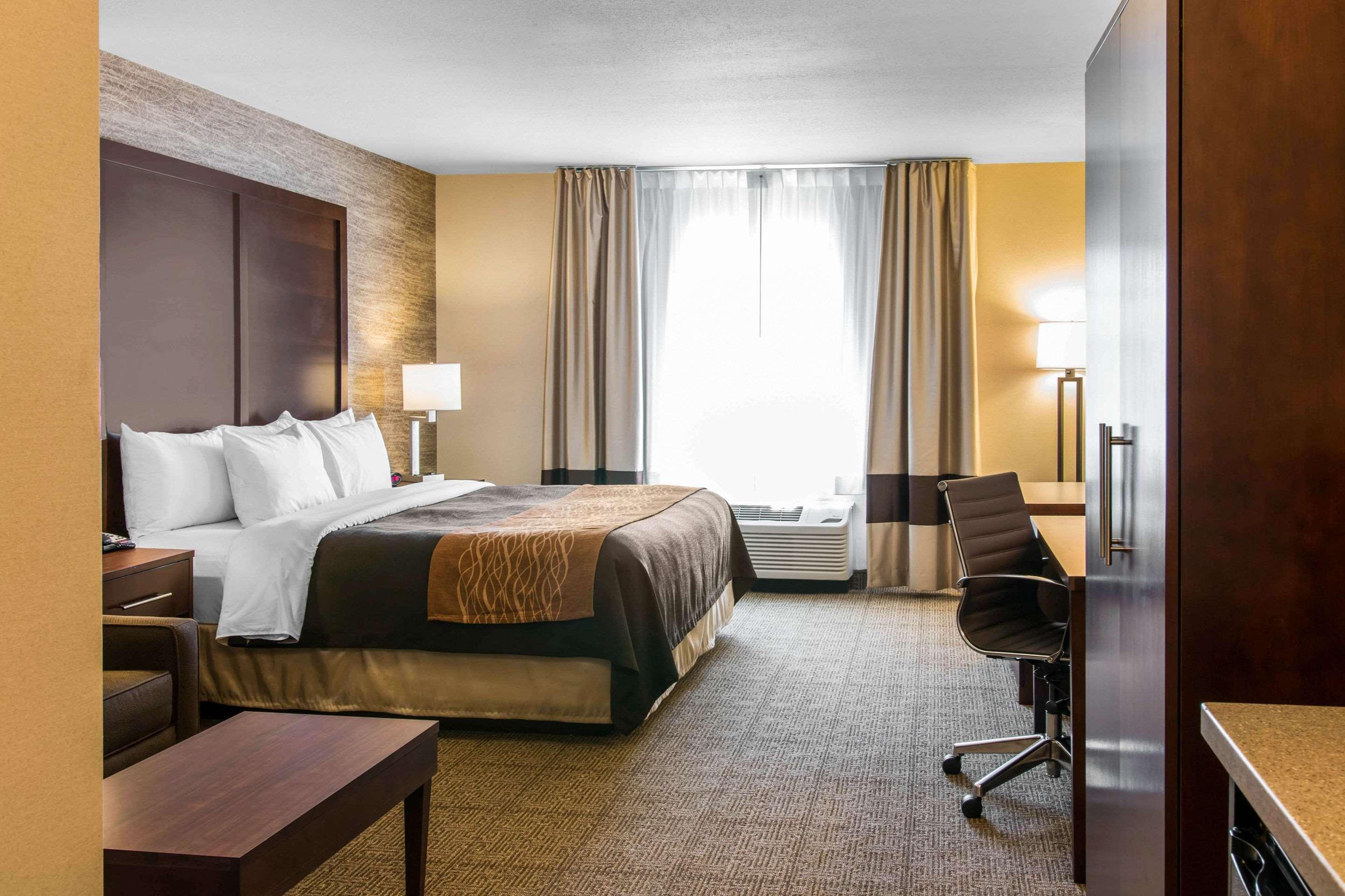 Comfort Inn Ludington Near Us-10 Eksteriør billede