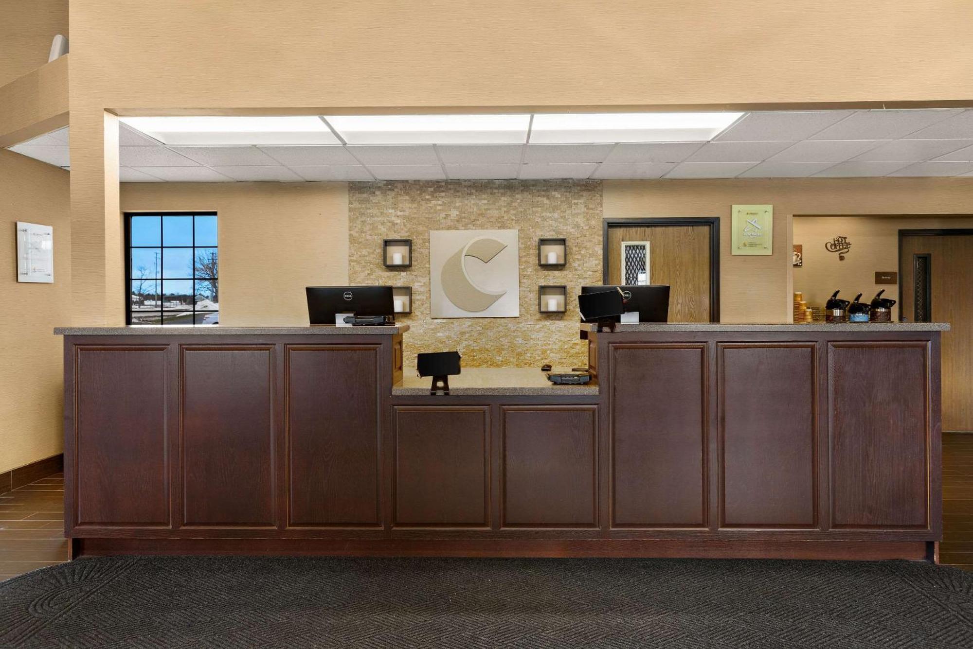 Comfort Inn Ludington Near Us-10 Eksteriør billede