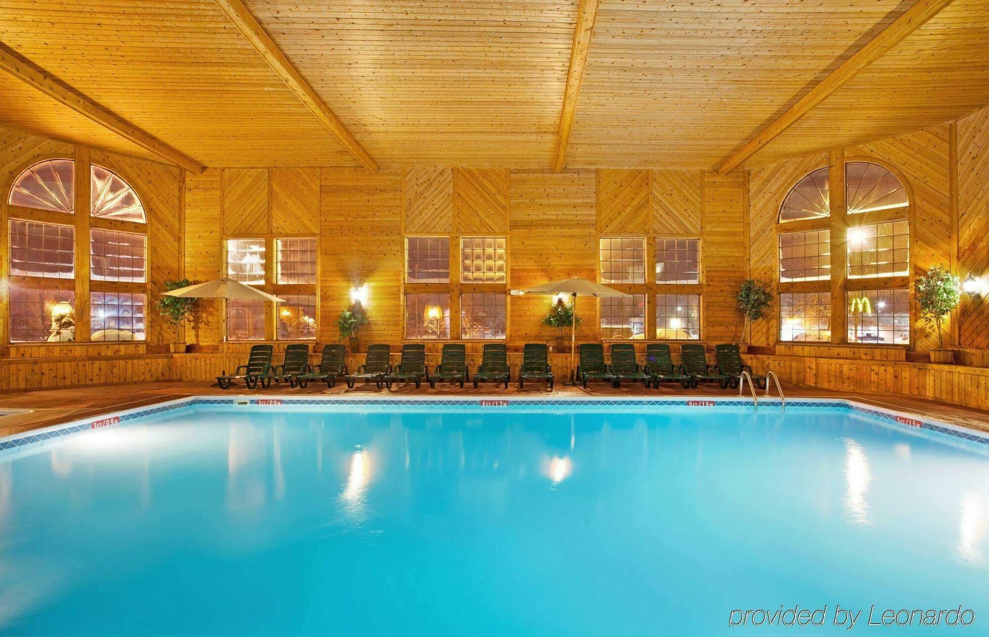 Comfort Inn Ludington Near Us-10 Eksteriør billede